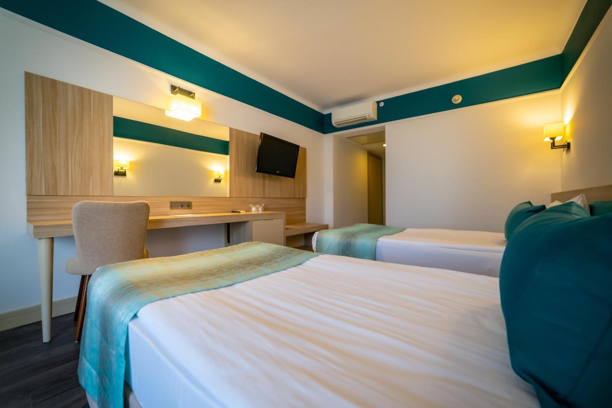 Курортний комплекс Amara Family 5*